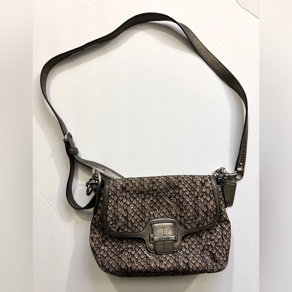 Brown Leather Crossbody Bag with Adjustable Strap